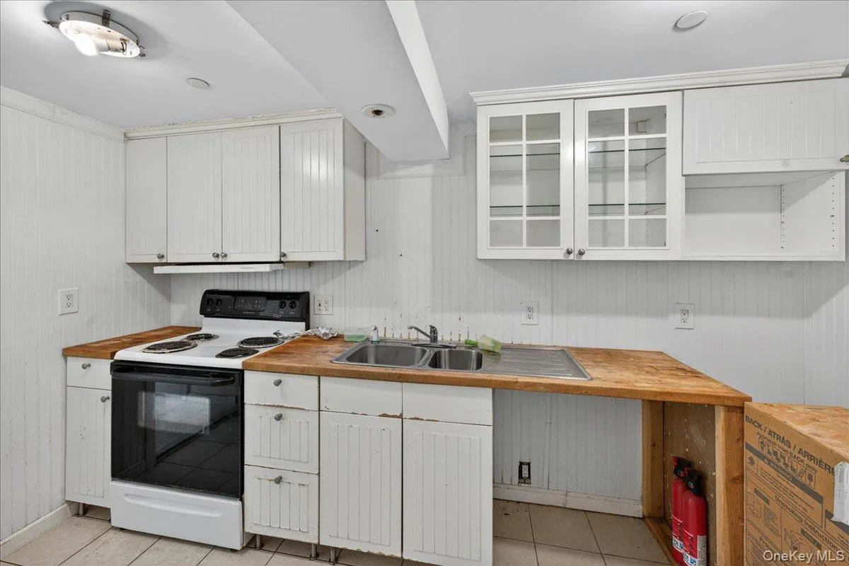 52 Victory Avenue, Brookhaven, NY, 8 Bedrooms Bedrooms, 18 Rooms Rooms,5 BathroomsBathrooms,Residential,For Rent,Victory,0,1014660 52 Victory Avenue, Brookhaven, NY, 8 Bedrooms Bedrooms, 18 Rooms Rooms,5 BathroomsBathrooms,Residential,For Rent,Victory,0,1014660