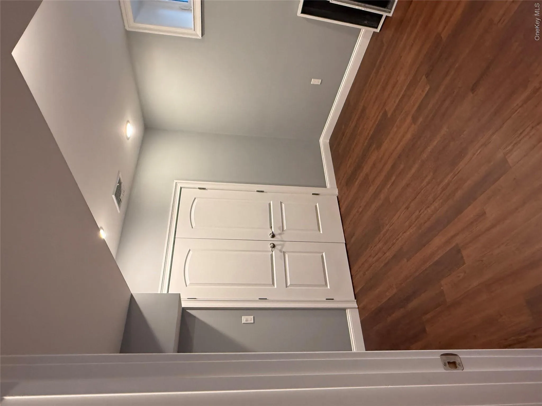Den, office, bedroom Den, office, bedroom