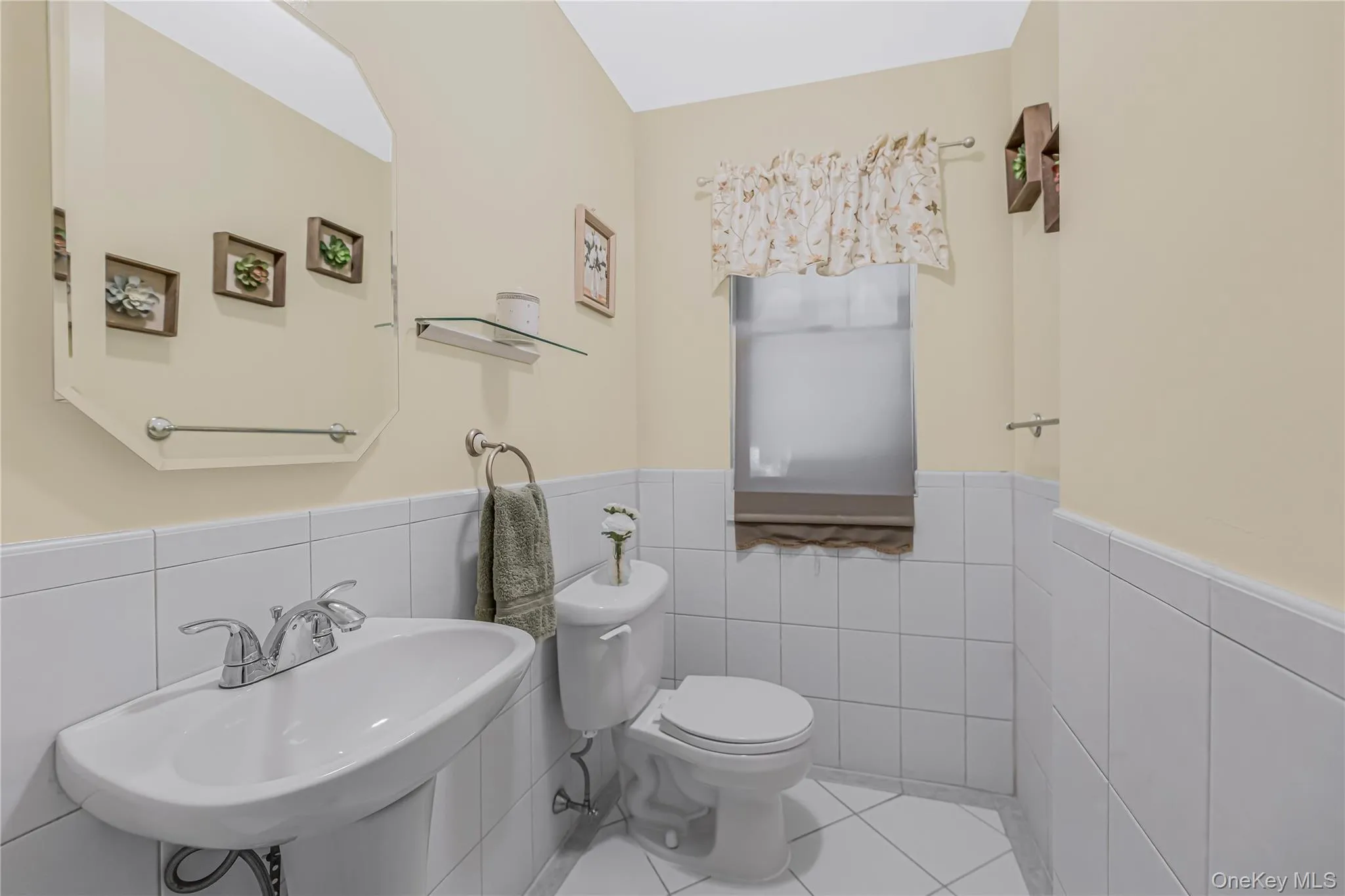 206 Midland Avenue, Eastchester, NY, 3 Bedrooms Bedrooms, 8 Rooms Rooms,1 BathroomBathrooms,Residential,For Rent,Midland,0,1014666 206 Midland Avenue, Eastchester, NY, 3 Bedrooms Bedrooms, 8 Rooms Rooms,1 BathroomBathrooms,Residential,For Rent,Midland,0,1014666