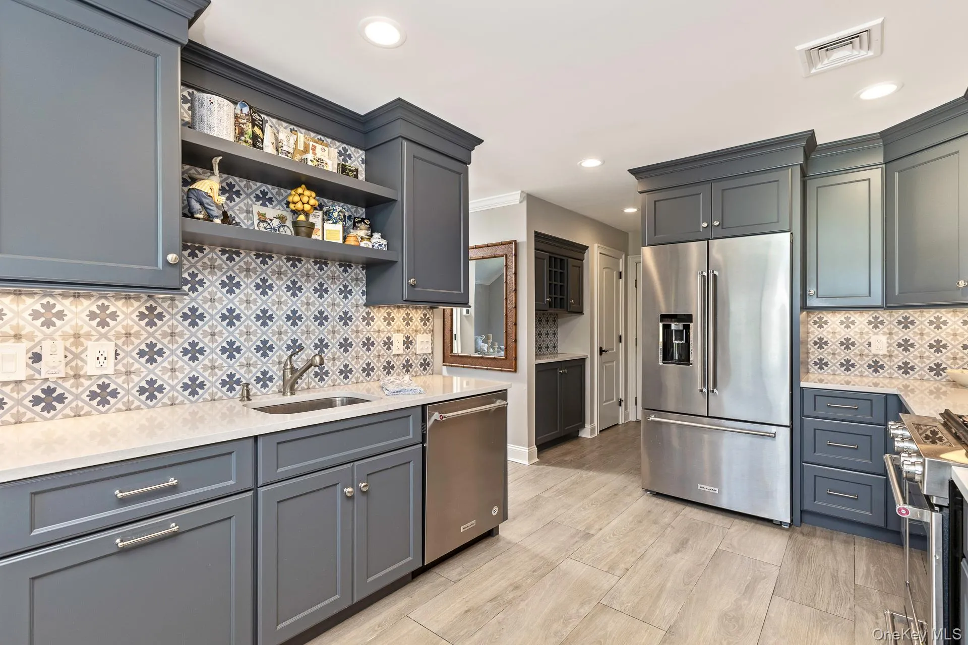 Chefs Kitchen with Custom Details Chefs Kitchen with Custom Details