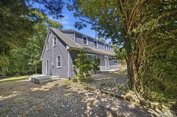 458 N Magee Street, Southampton, New York 11968