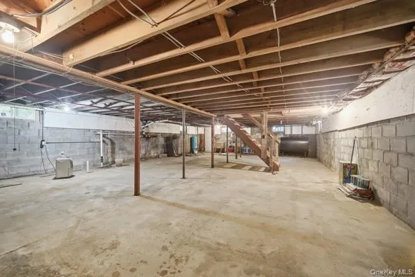458 N Magee Street, Southampton, New York 11968