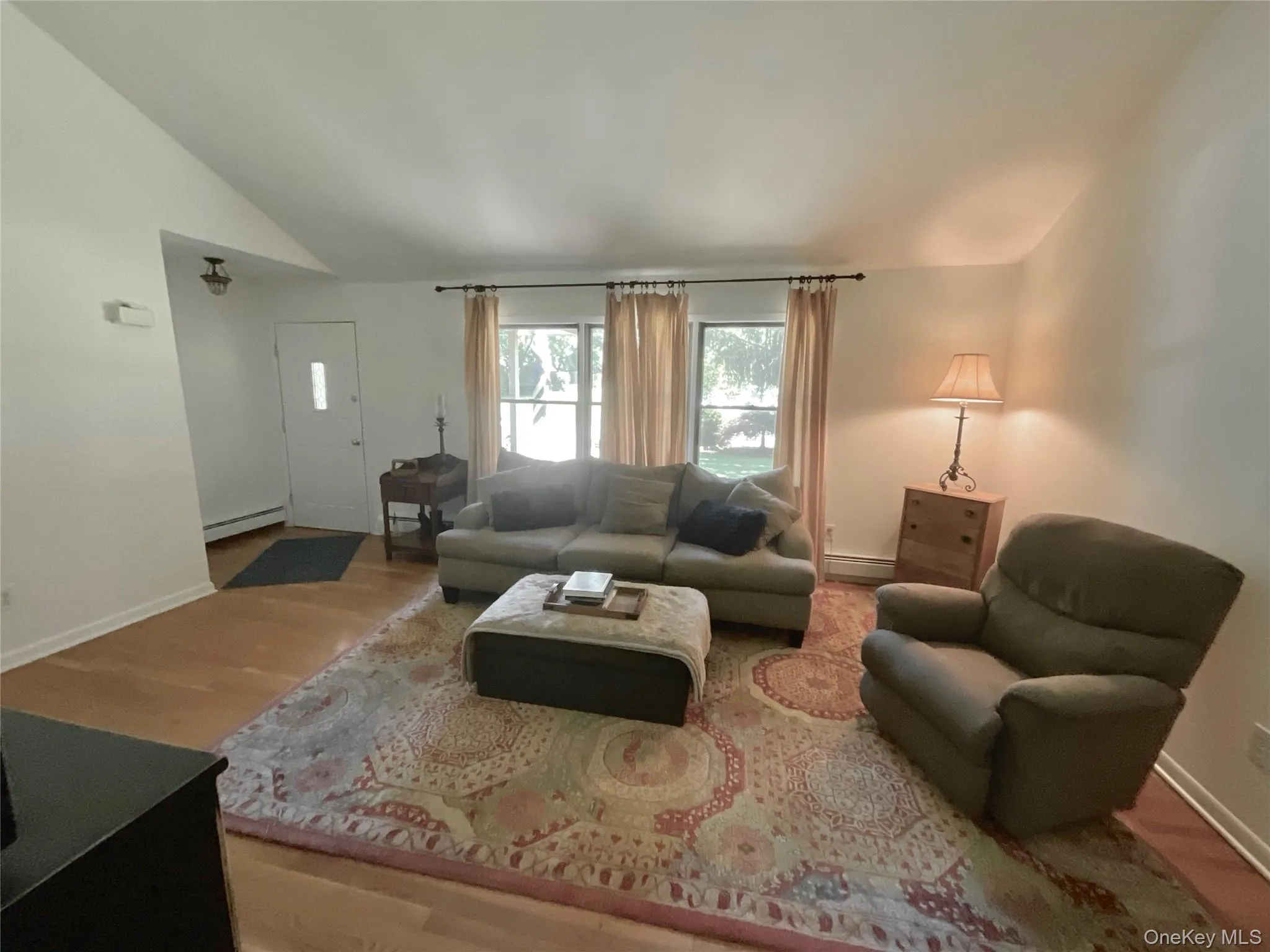 130 Broad Avenue, Orangetown, NY, 3 Bedrooms Bedrooms, 7 Rooms Rooms,2 BathroomsBathrooms,Residential,For Rent,Broad,0,1014681 130 Broad Avenue, Orangetown, NY, 3 Bedrooms Bedrooms, 7 Rooms Rooms,2 BathroomsBathrooms,Residential,For Rent,Broad,0,1014681