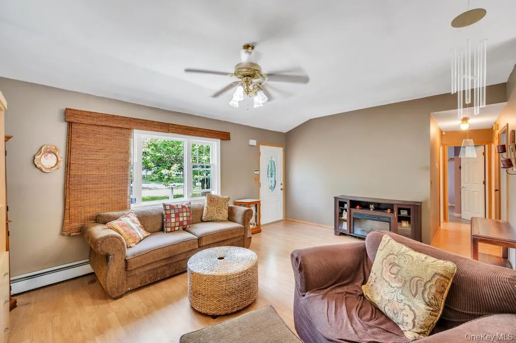 3 Megan Court, Brookhaven, NY, 4 Bedrooms Bedrooms, 7 Rooms Rooms,2 BathroomsBathrooms,Residential,For Rent,Megan,0,KEY1014685 3 Megan Court, Brookhaven, NY, 4 Bedrooms Bedrooms, 7 Rooms Rooms,2 BathroomsBathrooms,Residential,For Rent,Megan,0,KEY1014685