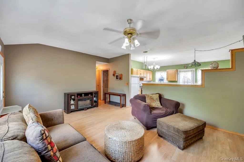 3 Megan Court, Brookhaven, NY, 4 Bedrooms Bedrooms, 7 Rooms Rooms,2 BathroomsBathrooms,Residential,For Rent,Megan,0,1014685 3 Megan Court, Brookhaven, NY, 4 Bedrooms Bedrooms, 7 Rooms Rooms,2 BathroomsBathrooms,Residential,For Rent,Megan,0,1014685