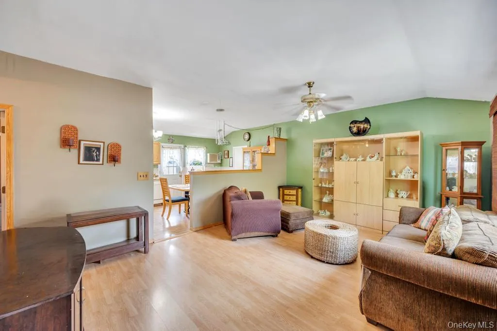 3 Megan Court, Brookhaven, NY, 4 Bedrooms Bedrooms, 7 Rooms Rooms,2 BathroomsBathrooms,Residential,For Rent,Megan,0,1014685 3 Megan Court, Brookhaven, NY, 4 Bedrooms Bedrooms, 7 Rooms Rooms,2 BathroomsBathrooms,Residential,For Rent,Megan,0,1014685