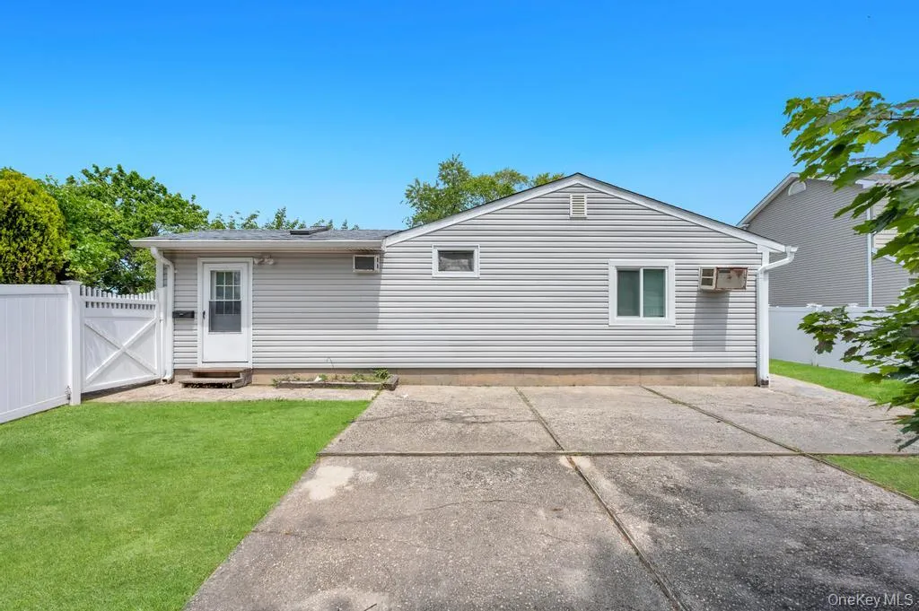 3 Megan Court, Brookhaven, NY, 4 Bedrooms Bedrooms, 7 Rooms Rooms,2 BathroomsBathrooms,Residential,For Rent,Megan,0,1014685 3 Megan Court, Brookhaven, NY, 4 Bedrooms Bedrooms, 7 Rooms Rooms,2 BathroomsBathrooms,Residential,For Rent,Megan,0,1014685