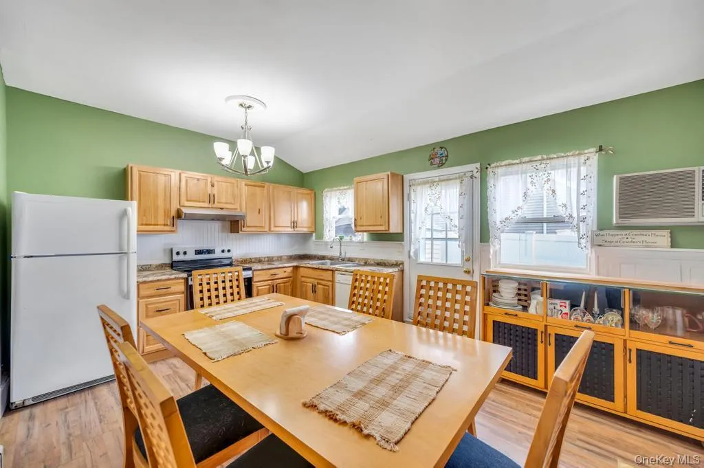 3 Megan Court, Brookhaven, NY, 4 Bedrooms Bedrooms, 7 Rooms Rooms,2 BathroomsBathrooms,Residential,For Rent,Megan,0,KEY1014685 3 Megan Court, Brookhaven, NY, 4 Bedrooms Bedrooms, 7 Rooms Rooms,2 BathroomsBathrooms,Residential,For Rent,Megan,0,KEY1014685
