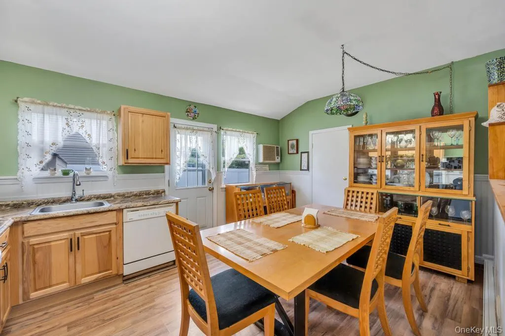 3 Megan Court, Brookhaven, NY, 4 Bedrooms Bedrooms, 7 Rooms Rooms,2 BathroomsBathrooms,Residential,For Rent,Megan,0,KEY1014685 3 Megan Court, Brookhaven, NY, 4 Bedrooms Bedrooms, 7 Rooms Rooms,2 BathroomsBathrooms,Residential,For Rent,Megan,0,KEY1014685