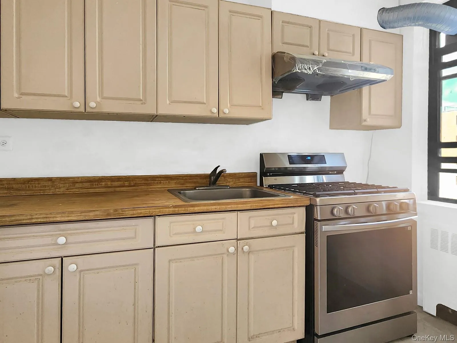 144-46 38th Avenue, New York, NY, 1 Bedroom Bedrooms, 4 Rooms Rooms,1 BathroomBathrooms,Residential,For Rent,38th,0,1014688 144-46 38th Avenue, New York, NY, 1 Bedroom Bedrooms, 4 Rooms Rooms,1 BathroomBathrooms,Residential,For Rent,38th,0,1014688