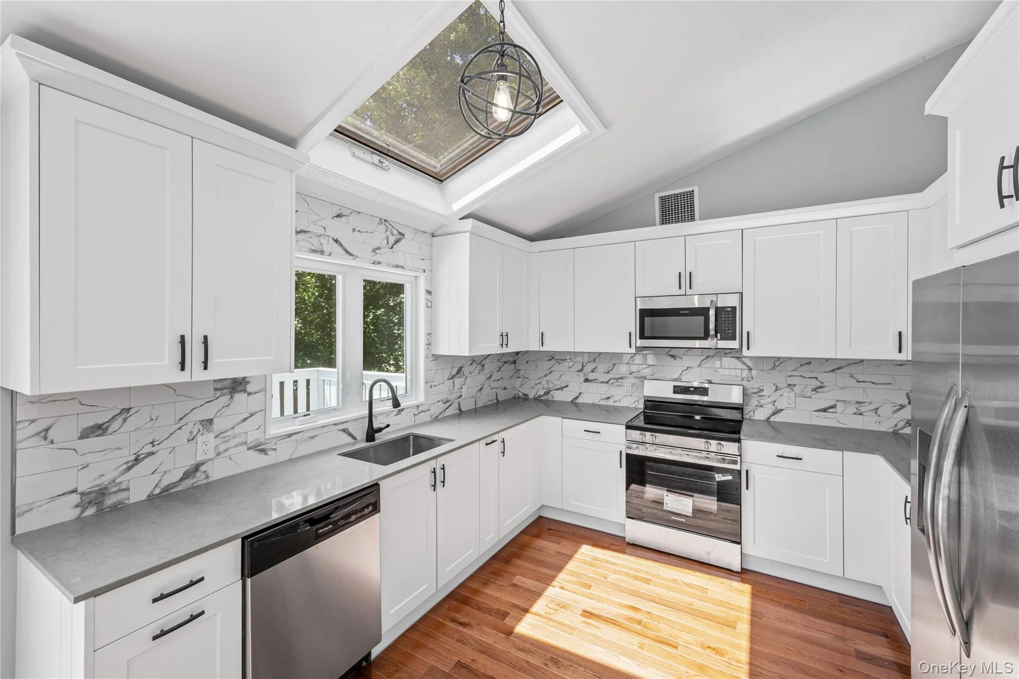 34 John Street, Brookhaven, NY, 4 Bedrooms Bedrooms, 8 Rooms Rooms,3 BathroomsBathrooms,Residential,For Rent,John,0,1014690 34 John Street, Brookhaven, NY, 4 Bedrooms Bedrooms, 8 Rooms Rooms,3 BathroomsBathrooms,Residential,For Rent,John,0,1014690