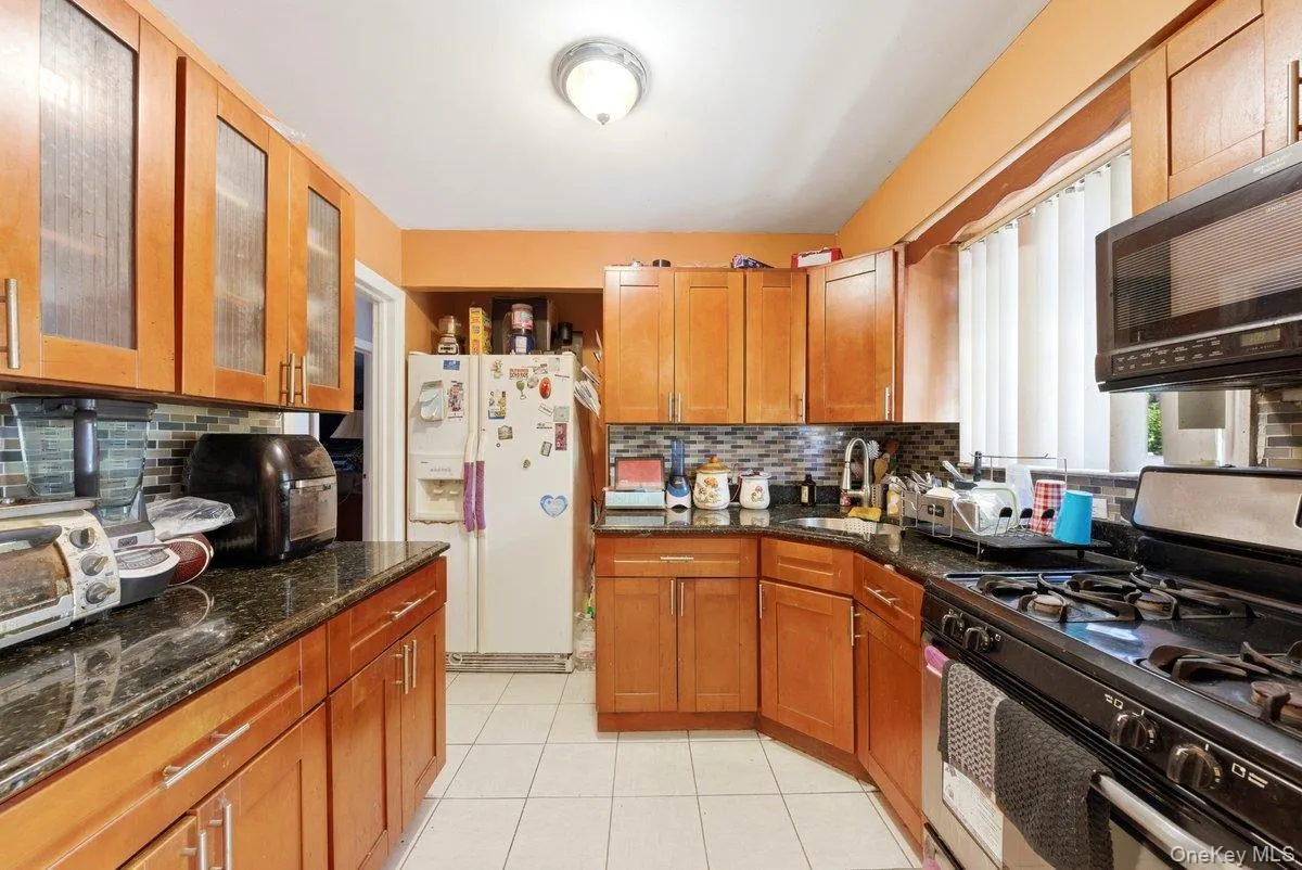 13170 221st Street, New York, NY, 4 Bedrooms Bedrooms, 11 Rooms Rooms,2 BathroomsBathrooms,Residential,For Rent,221st,0,KEY1014691 13170 221st Street, New York, NY, 4 Bedrooms Bedrooms, 11 Rooms Rooms,2 BathroomsBathrooms,Residential,For Rent,221st,0,KEY1014691
