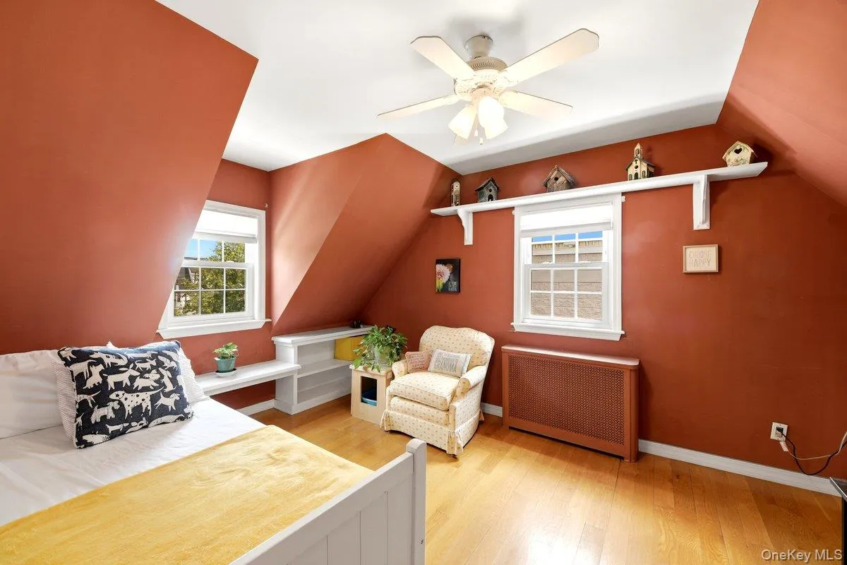 195 Graff Avenue, New York, NY, 4 Bedrooms Bedrooms, 7 Rooms Rooms,2 BathroomsBathrooms,Residential,For Rent,Graff,0,KEY1014694 195 Graff Avenue, New York, NY, 4 Bedrooms Bedrooms, 7 Rooms Rooms,2 BathroomsBathrooms,Residential,For Rent,Graff,0,KEY1014694