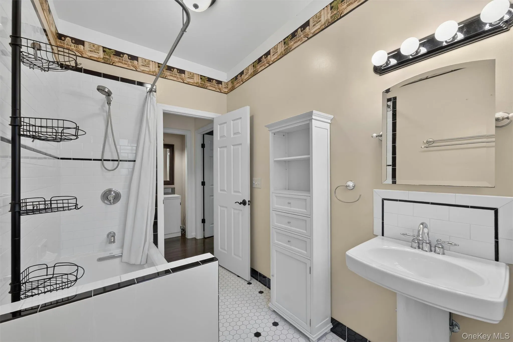 708 Kossuth Place, Peekskill, NY, 2 Bedrooms Bedrooms, 5 Rooms Rooms,1 BathroomBathrooms,Residential,For Rent,Kossuth,0,1014697 708 Kossuth Place, Peekskill, NY, 2 Bedrooms Bedrooms, 5 Rooms Rooms,1 BathroomBathrooms,Residential,For Rent,Kossuth,0,1014697