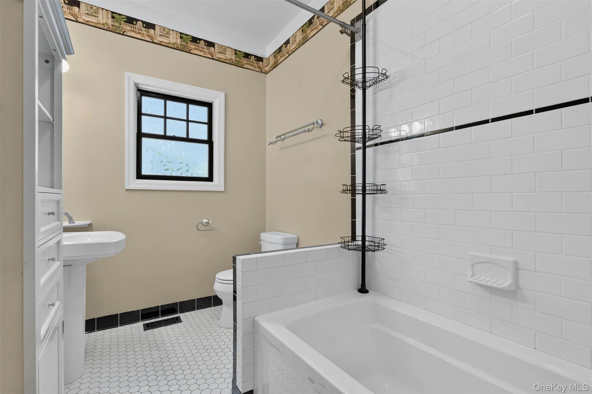 708 Kossuth Place, Peekskill, NY, 2 Bedrooms Bedrooms, 5 Rooms Rooms,1 BathroomBathrooms,Residential,For Rent,Kossuth,0,1014697 708 Kossuth Place, Peekskill, NY, 2 Bedrooms Bedrooms, 5 Rooms Rooms,1 BathroomBathrooms,Residential,For Rent,Kossuth,0,1014697