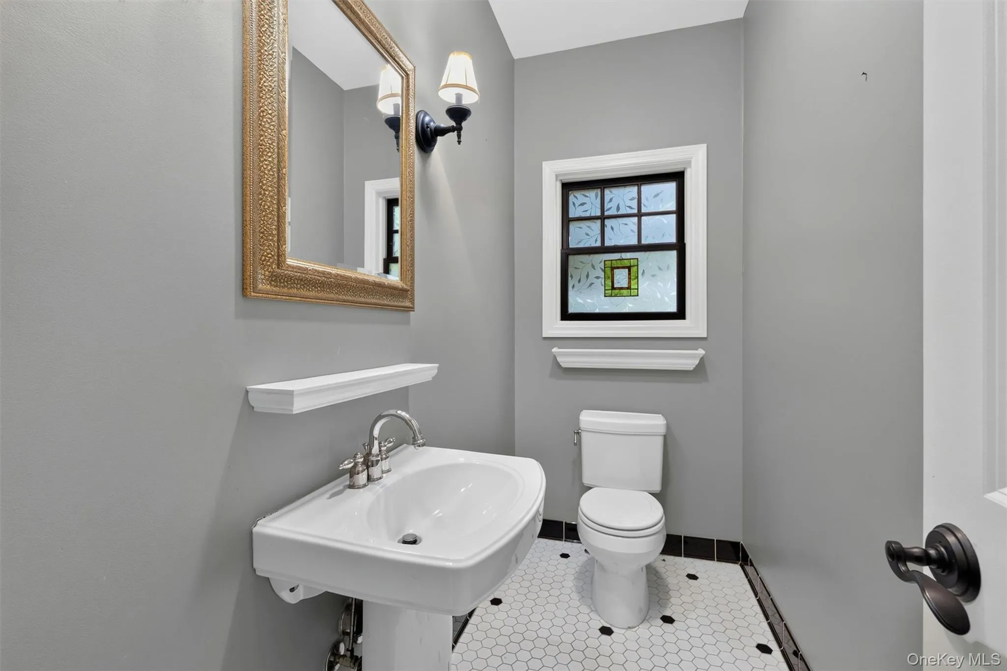 Powder room Powder room