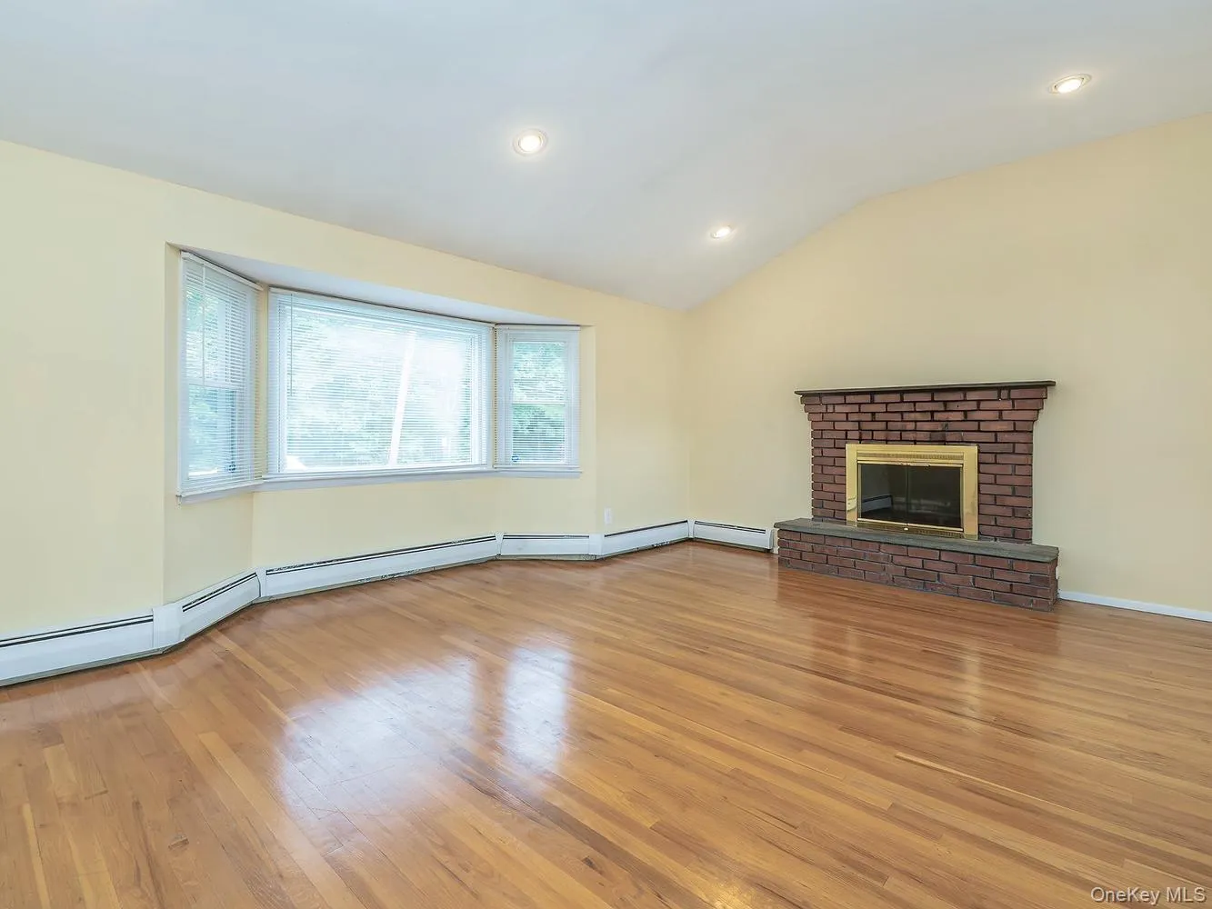 7 plainview Road, Oyster Bay, NY, 3 Bedrooms Bedrooms, 7 Rooms Rooms,2 BathroomsBathrooms,Residential Lease,For Rent,plainview,0,1014698 7 plainview Road, Oyster Bay, NY, 3 Bedrooms Bedrooms, 7 Rooms Rooms,2 BathroomsBathrooms,Residential Lease,For Rent,plainview,0,1014698