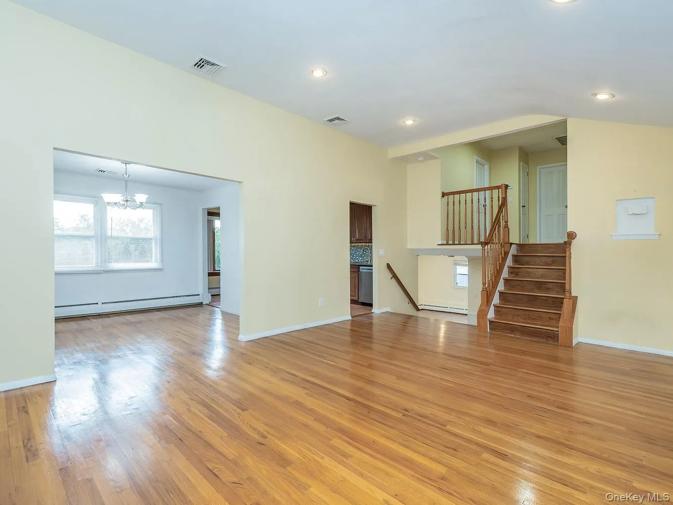 7 plainview Road, Oyster Bay, NY, 3 Bedrooms Bedrooms, 7 Rooms Rooms,2 BathroomsBathrooms,Residential Lease,For Rent,plainview,0,1014698 7 plainview Road, Oyster Bay, NY, 3 Bedrooms Bedrooms, 7 Rooms Rooms,2 BathroomsBathrooms,Residential Lease,For Rent,plainview,0,1014698