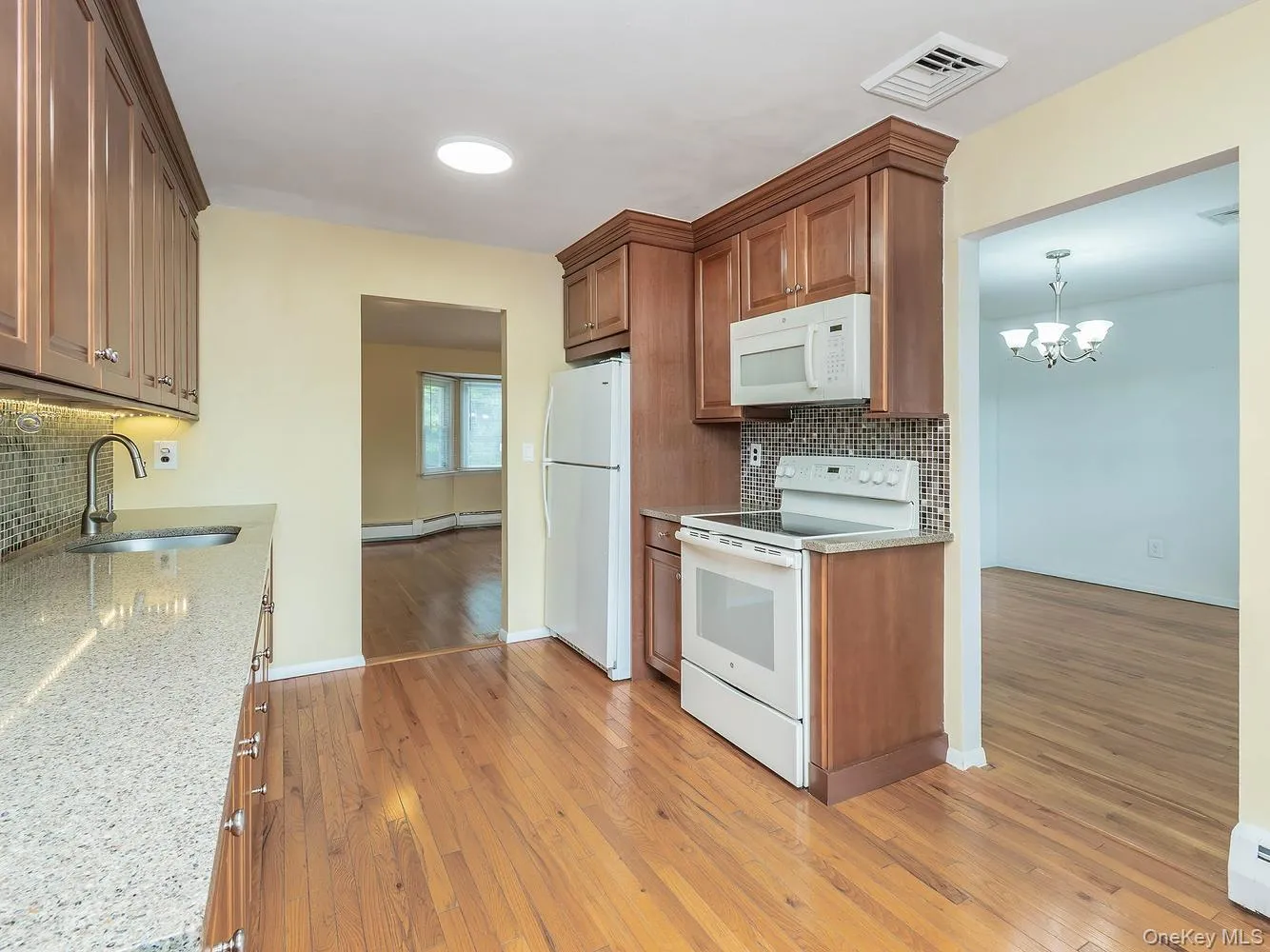 7 plainview Road, Oyster Bay, NY, 3 Bedrooms Bedrooms, 7 Rooms Rooms,2 BathroomsBathrooms,Residential Lease,For Rent,plainview,0,1014698 7 plainview Road, Oyster Bay, NY, 3 Bedrooms Bedrooms, 7 Rooms Rooms,2 BathroomsBathrooms,Residential Lease,For Rent,plainview,0,1014698