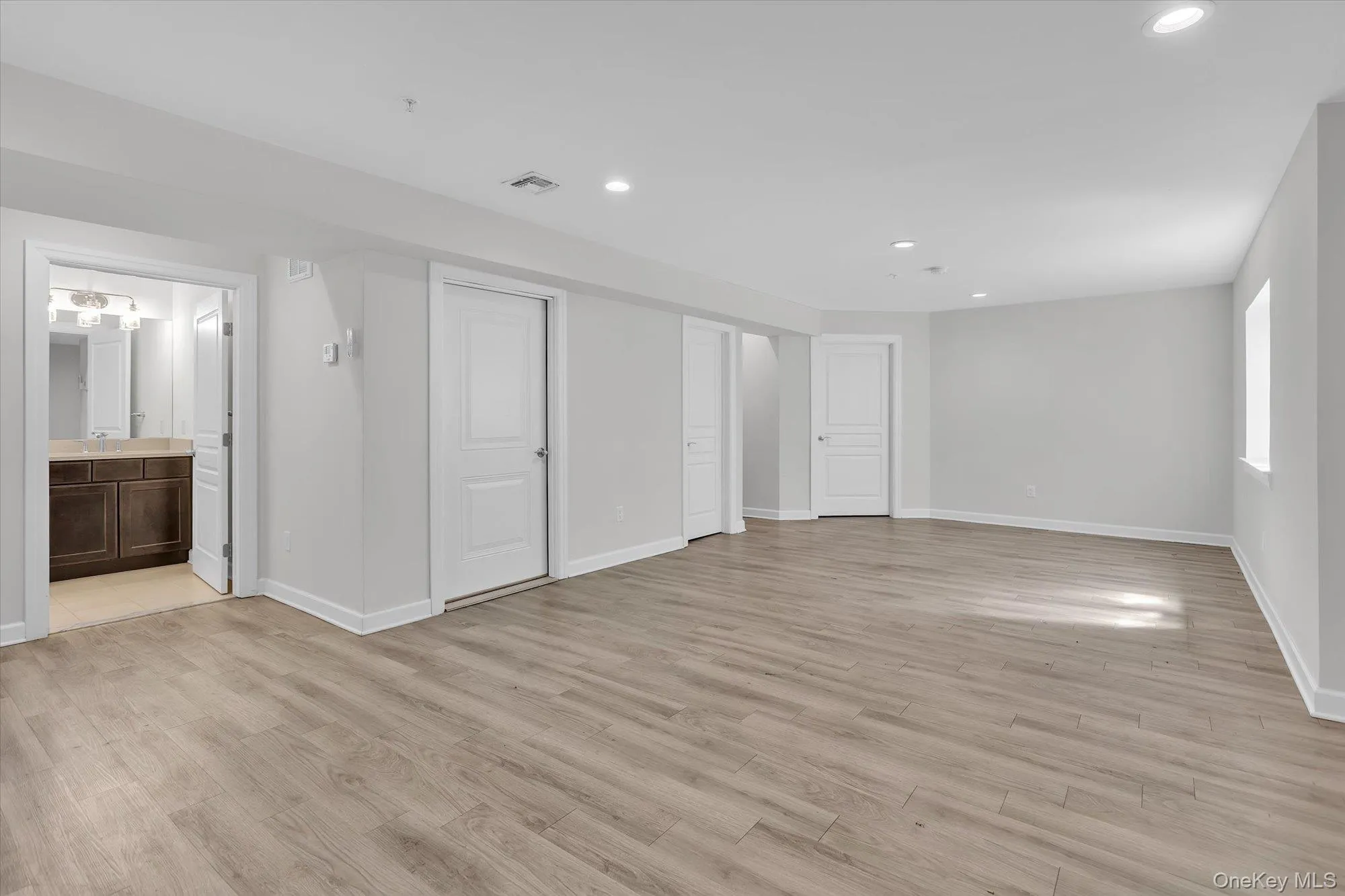 35 Winter Place, Huntington, NY, 2 Bedrooms Bedrooms, 5 Rooms Rooms,2 BathroomsBathrooms,Residential,For Rent,Winter,0,1014699 35 Winter Place, Huntington, NY, 2 Bedrooms Bedrooms, 5 Rooms Rooms,2 BathroomsBathrooms,Residential,For Rent,Winter,0,1014699