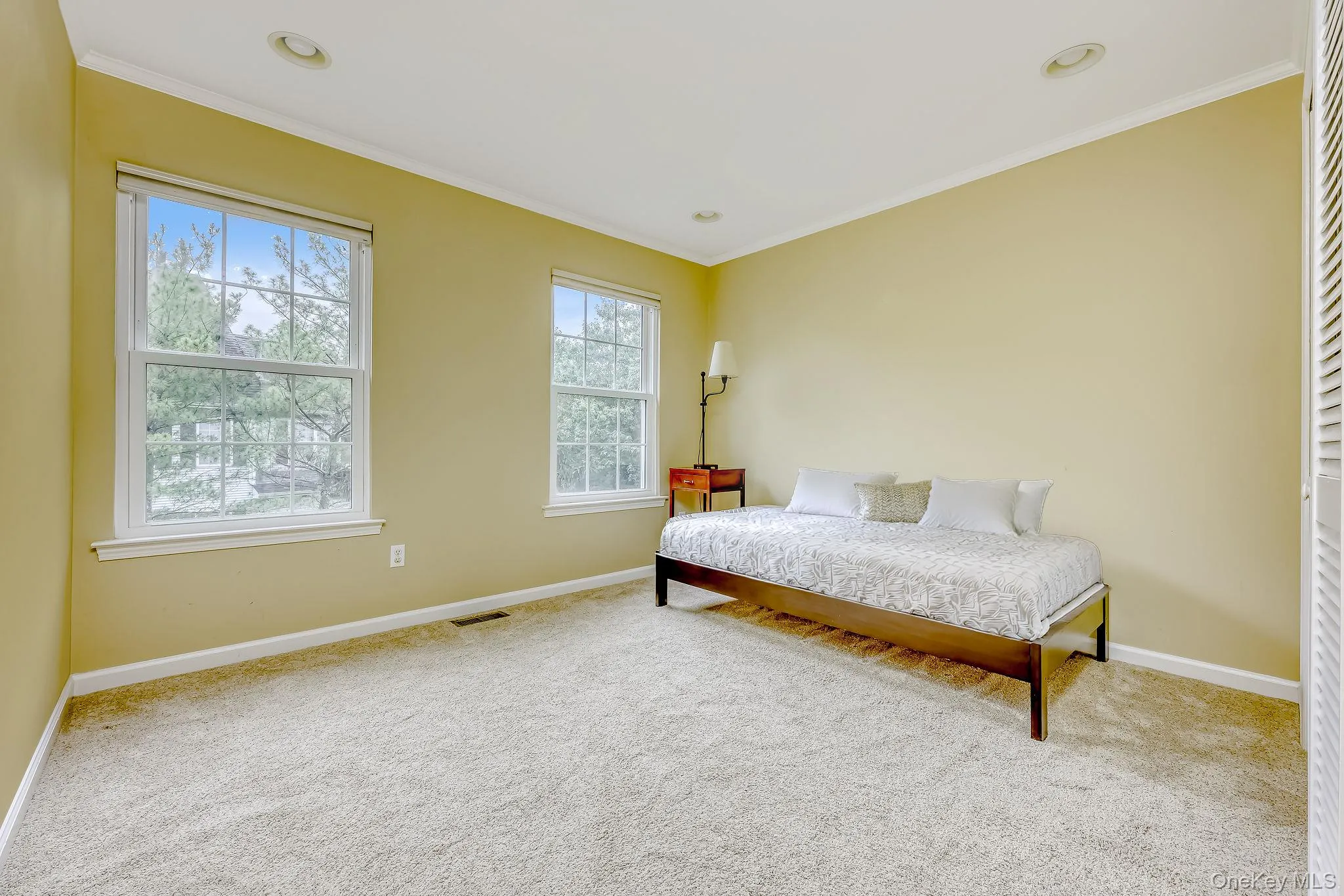 Large 2nd bedroom Large 2nd bedroom