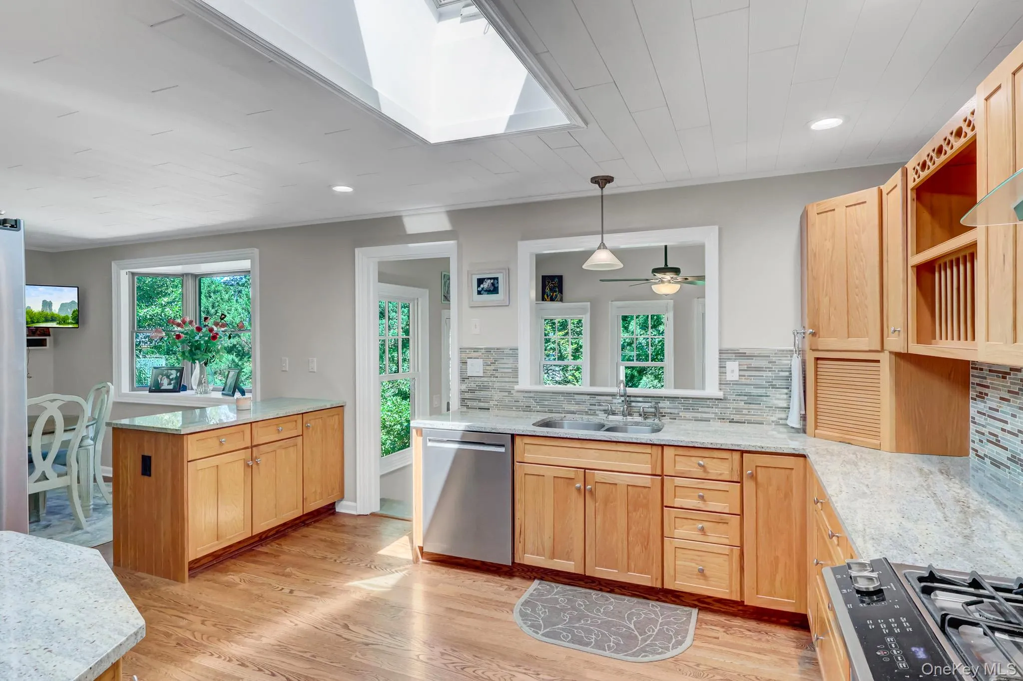 201 Miller Place Road, Brookhaven, NY, 3 Bedrooms Bedrooms, 8 Rooms Rooms,1 BathroomBathrooms,Residential,For Rent,Miller Place,0,1014719 201 Miller Place Road, Brookhaven, NY, 3 Bedrooms Bedrooms, 8 Rooms Rooms,1 BathroomBathrooms,Residential,For Rent,Miller Place,0,1014719