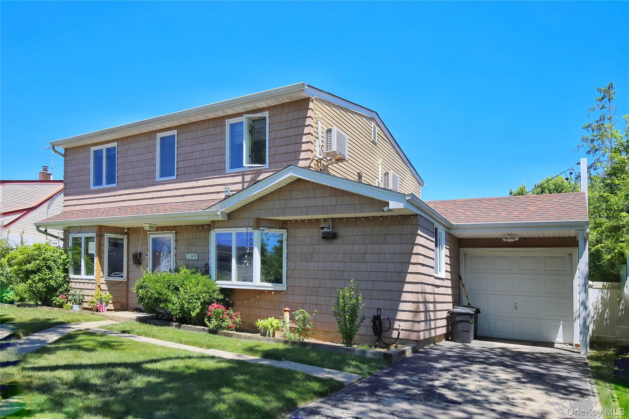 109 Old Oak Lane, Hempstead, NY, 4 Bedrooms Bedrooms, 9 Rooms Rooms,2 BathroomsBathrooms,Residential,For Rent,Old Oak,0,1014721 109 Old Oak Lane, Hempstead, NY, 4 Bedrooms Bedrooms, 9 Rooms Rooms,2 BathroomsBathrooms,Residential,For Rent,Old Oak,0,1014721