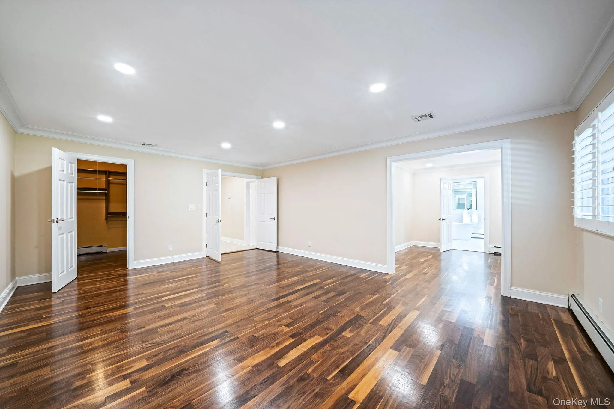 4 Durham Drive, Huntington, NY, 6 Bedrooms Bedrooms, 10 Rooms Rooms,3 BathroomsBathrooms,Residential,For Rent,Durham,0,1014725 4 Durham Drive, Huntington, NY, 6 Bedrooms Bedrooms, 10 Rooms Rooms,3 BathroomsBathrooms,Residential,For Rent,Durham,0,1014725