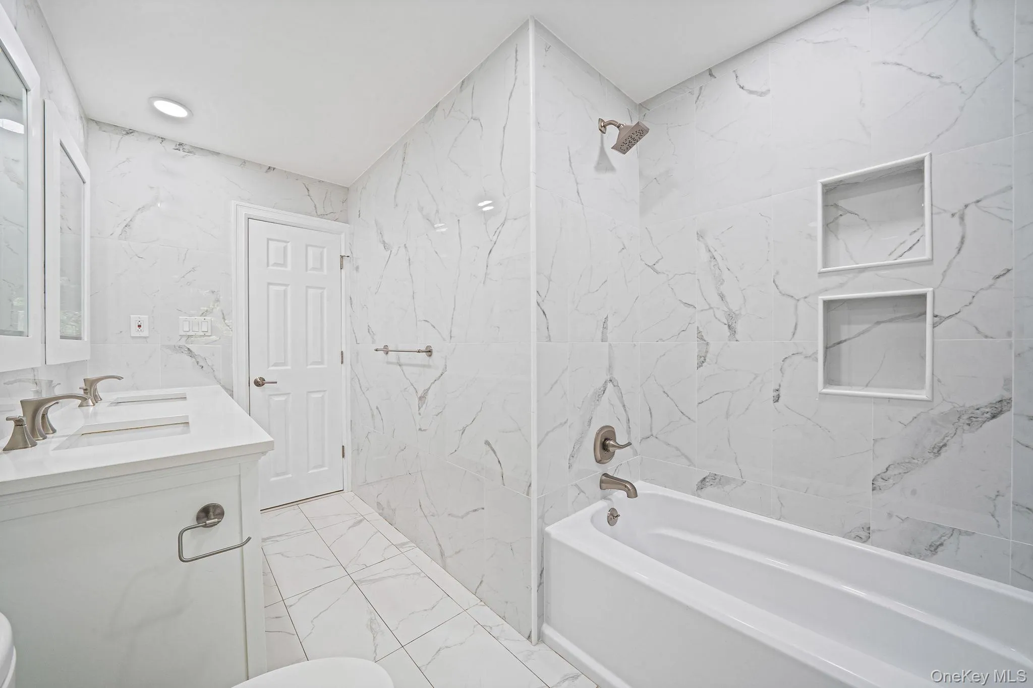 4 Durham Drive, Huntington, NY, 6 Bedrooms Bedrooms, 10 Rooms Rooms,3 BathroomsBathrooms,Residential,For Rent,Durham,0,1014725 4 Durham Drive, Huntington, NY, 6 Bedrooms Bedrooms, 10 Rooms Rooms,3 BathroomsBathrooms,Residential,For Rent,Durham,0,1014725