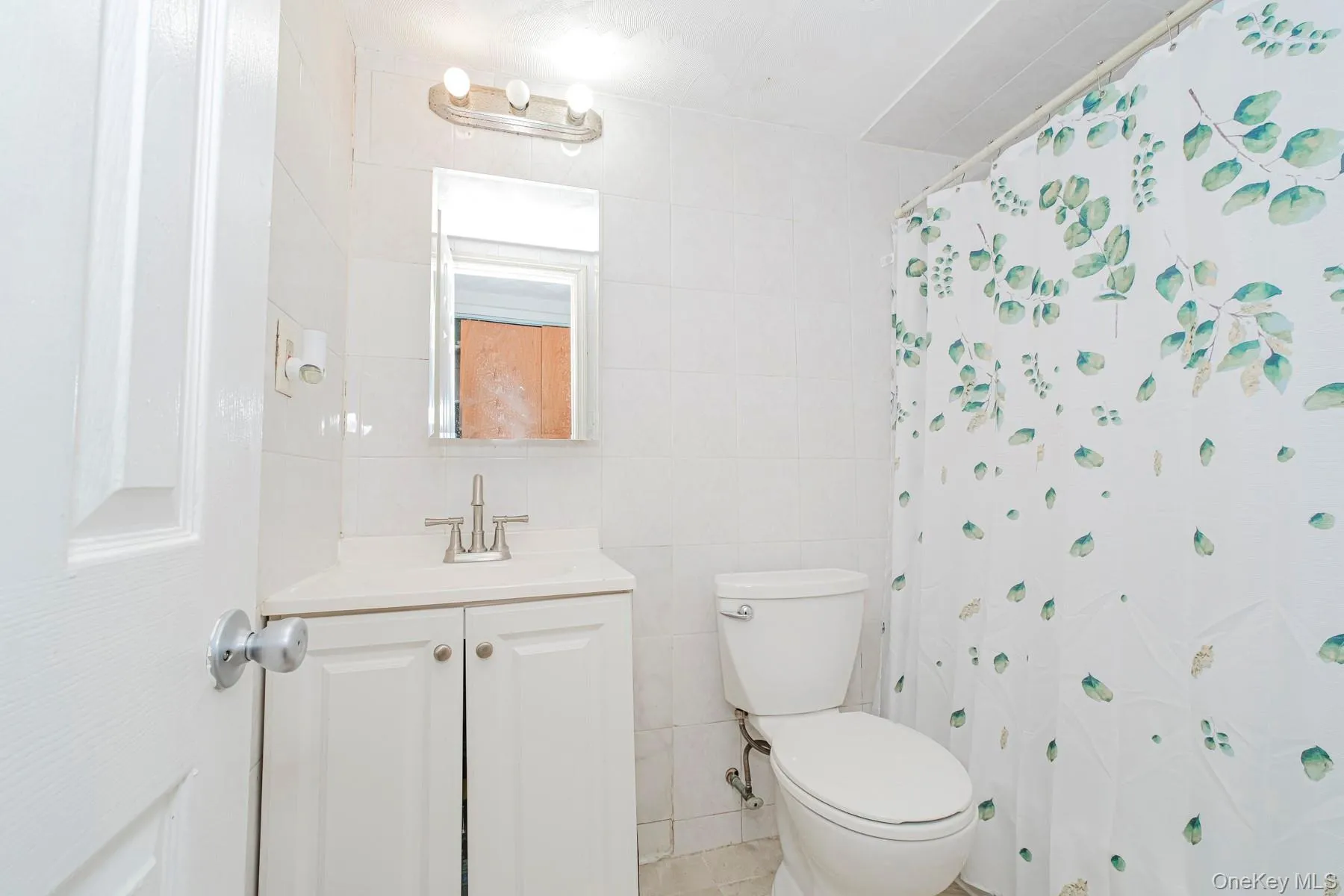 Full Bathroom Full Bathroom