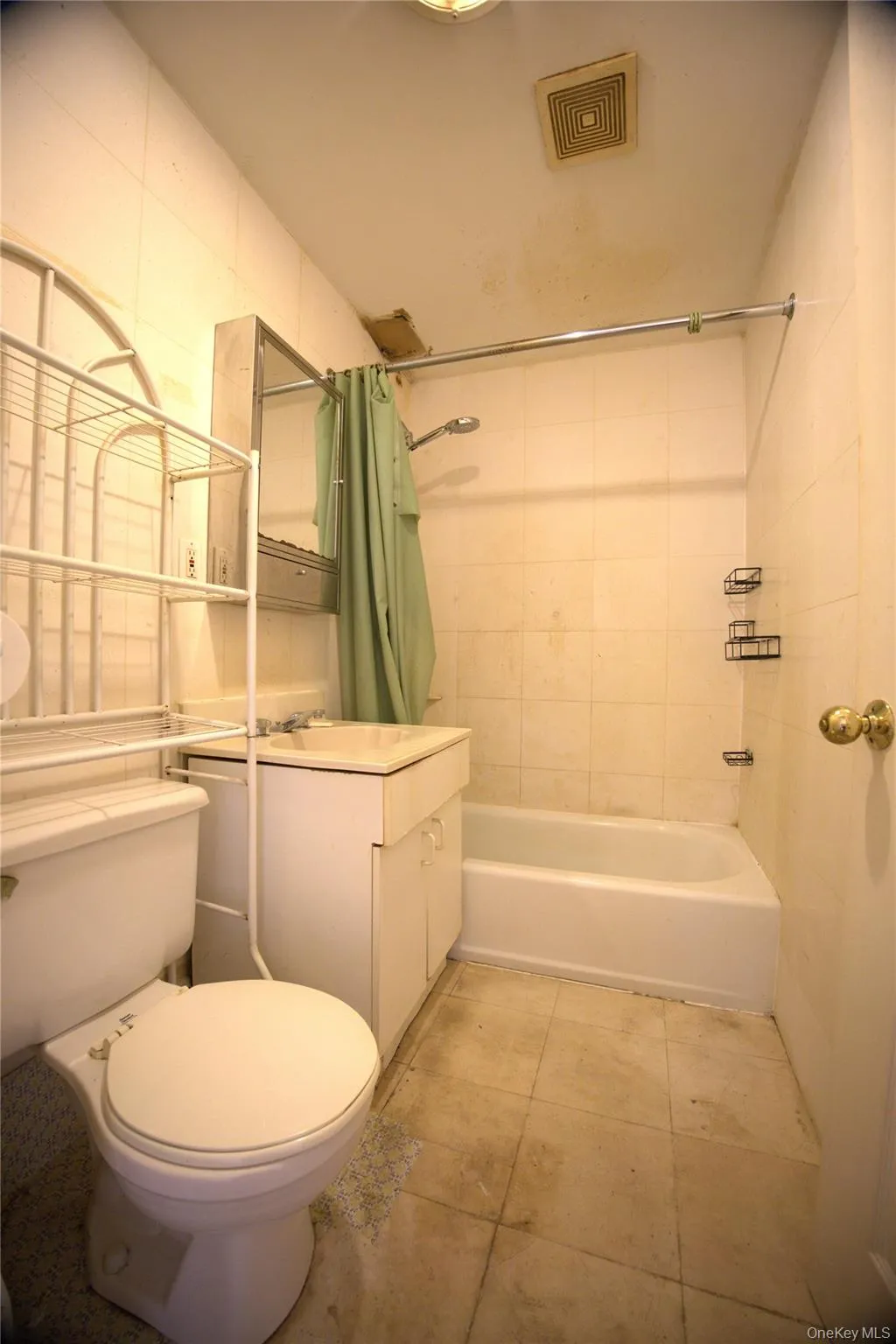 13987 35th Avenue, New York, NY, 1 Bedroom Bedrooms, 3 Rooms Rooms,1 BathroomBathrooms,Residential,For Rent,35th,0,1014727 13987 35th Avenue, New York, NY, 1 Bedroom Bedrooms, 3 Rooms Rooms,1 BathroomBathrooms,Residential,For Rent,35th,0,1014727