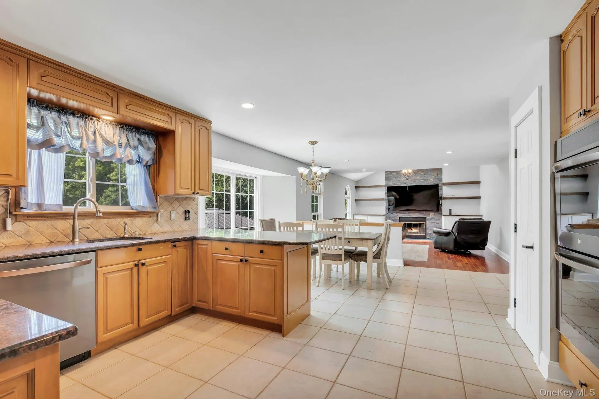 52 Elmhurst Avenue, Brookhaven, NY, 4 Bedrooms Bedrooms, 10 Rooms Rooms,2 BathroomsBathrooms,Residential,For Rent,Elmhurst,0,1014732 52 Elmhurst Avenue, Brookhaven, NY, 4 Bedrooms Bedrooms, 10 Rooms Rooms,2 BathroomsBathrooms,Residential,For Rent,Elmhurst,0,1014732