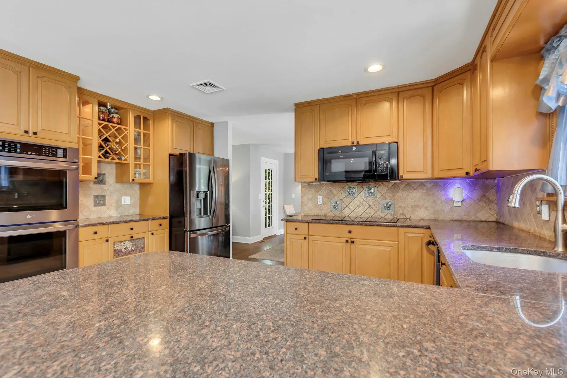 52 Elmhurst Avenue, Brookhaven, NY, 4 Bedrooms Bedrooms, 10 Rooms Rooms,2 BathroomsBathrooms,Residential,For Rent,Elmhurst,0,1014732 52 Elmhurst Avenue, Brookhaven, NY, 4 Bedrooms Bedrooms, 10 Rooms Rooms,2 BathroomsBathrooms,Residential,For Rent,Elmhurst,0,1014732
