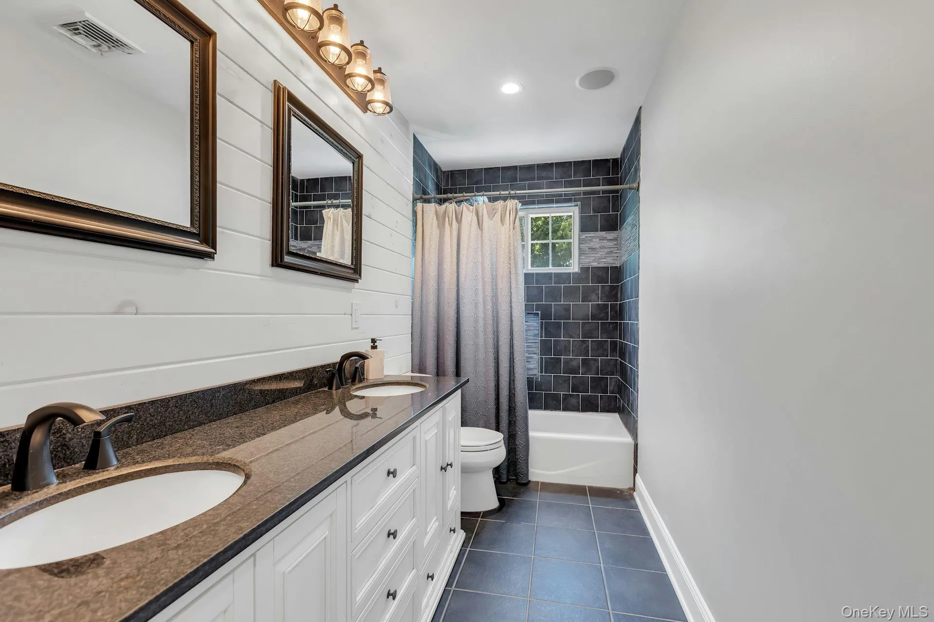 52 Elmhurst Avenue, Brookhaven, NY, 4 Bedrooms Bedrooms, 10 Rooms Rooms,2 BathroomsBathrooms,Residential,For Rent,Elmhurst,0,1014732 52 Elmhurst Avenue, Brookhaven, NY, 4 Bedrooms Bedrooms, 10 Rooms Rooms,2 BathroomsBathrooms,Residential,For Rent,Elmhurst,0,1014732