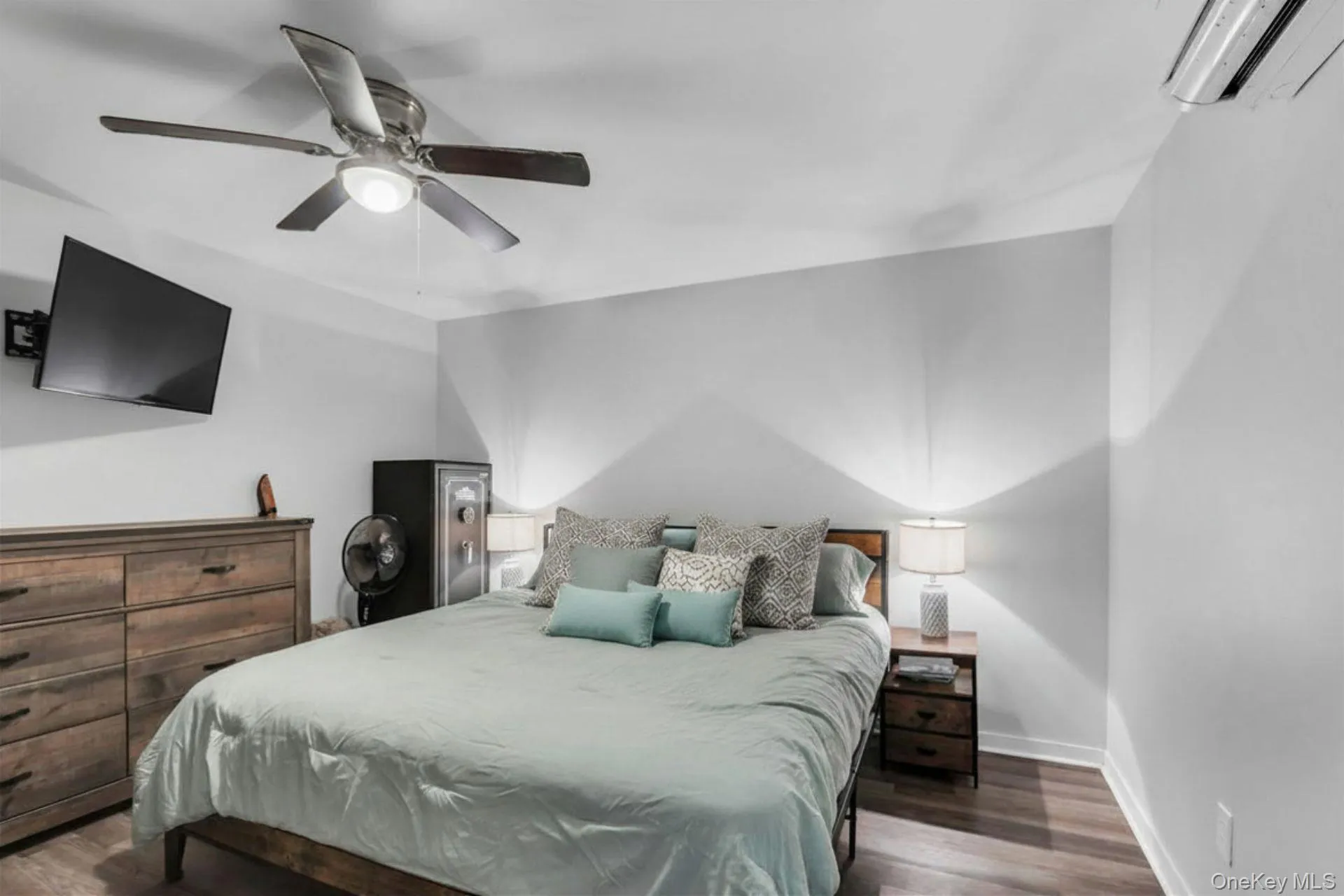 52 Elmhurst Avenue, Brookhaven, NY, 4 Bedrooms Bedrooms, 10 Rooms Rooms,2 BathroomsBathrooms,Residential,For Rent,Elmhurst,0,1014732 52 Elmhurst Avenue, Brookhaven, NY, 4 Bedrooms Bedrooms, 10 Rooms Rooms,2 BathroomsBathrooms,Residential,For Rent,Elmhurst,0,1014732
