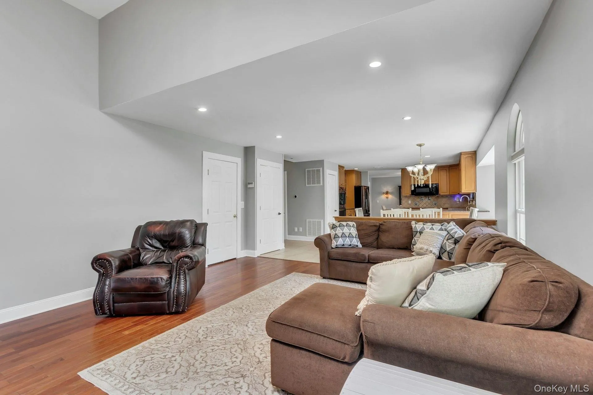 52 Elmhurst Avenue, Brookhaven, NY, 4 Bedrooms Bedrooms, 10 Rooms Rooms,2 BathroomsBathrooms,Residential,For Rent,Elmhurst,0,1014732 52 Elmhurst Avenue, Brookhaven, NY, 4 Bedrooms Bedrooms, 10 Rooms Rooms,2 BathroomsBathrooms,Residential,For Rent,Elmhurst,0,1014732
