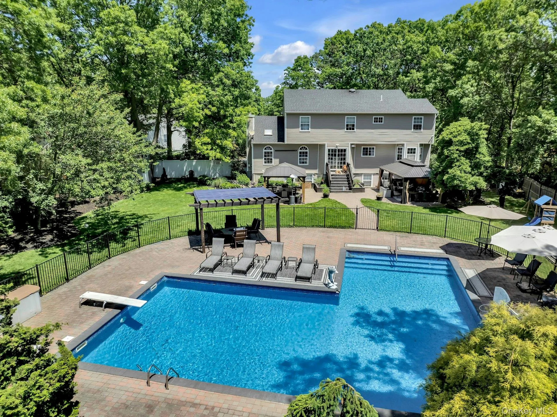 52 Elmhurst Avenue, Brookhaven, NY, 4 Bedrooms Bedrooms, 10 Rooms Rooms,2 BathroomsBathrooms,Residential,For Rent,Elmhurst,0,1014732 52 Elmhurst Avenue, Brookhaven, NY, 4 Bedrooms Bedrooms, 10 Rooms Rooms,2 BathroomsBathrooms,Residential,For Rent,Elmhurst,0,1014732