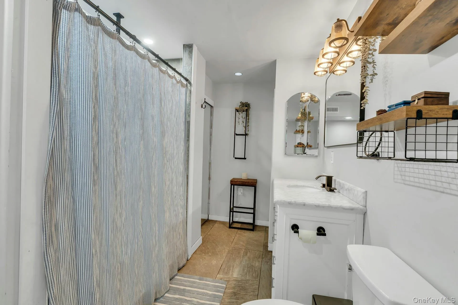 52 Elmhurst Avenue, Brookhaven, NY, 4 Bedrooms Bedrooms, 10 Rooms Rooms,2 BathroomsBathrooms,Residential,For Rent,Elmhurst,0,1014732 52 Elmhurst Avenue, Brookhaven, NY, 4 Bedrooms Bedrooms, 10 Rooms Rooms,2 BathroomsBathrooms,Residential,For Rent,Elmhurst,0,1014732