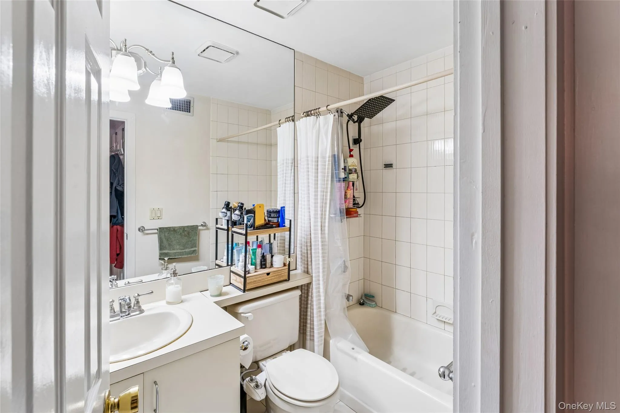 Guest Suite Bath Guest Suite Bath
