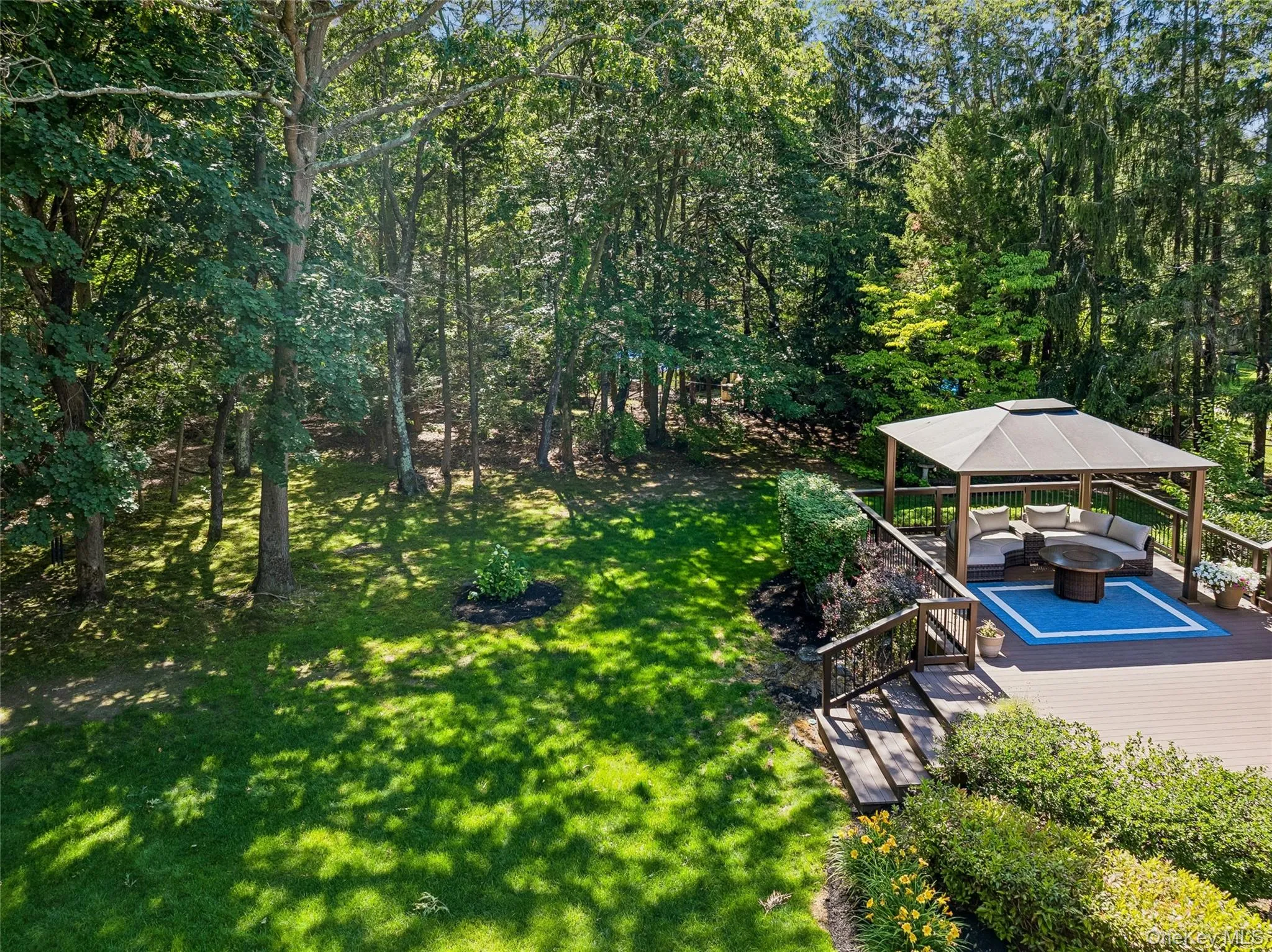 Flat & Serene Backyard Flat & Serene Backyard