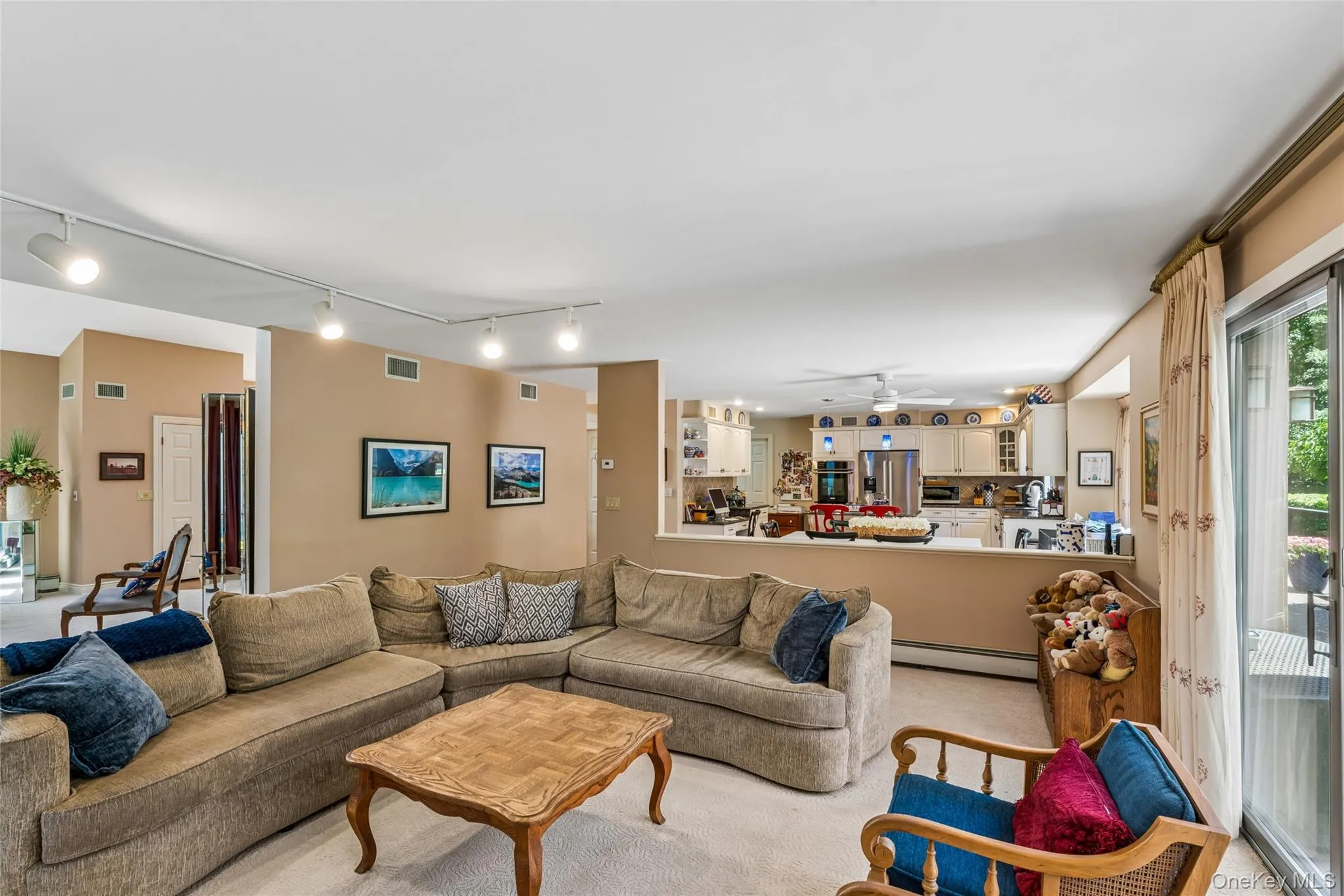 Family Room - Kitchen Family Room - Kitchen