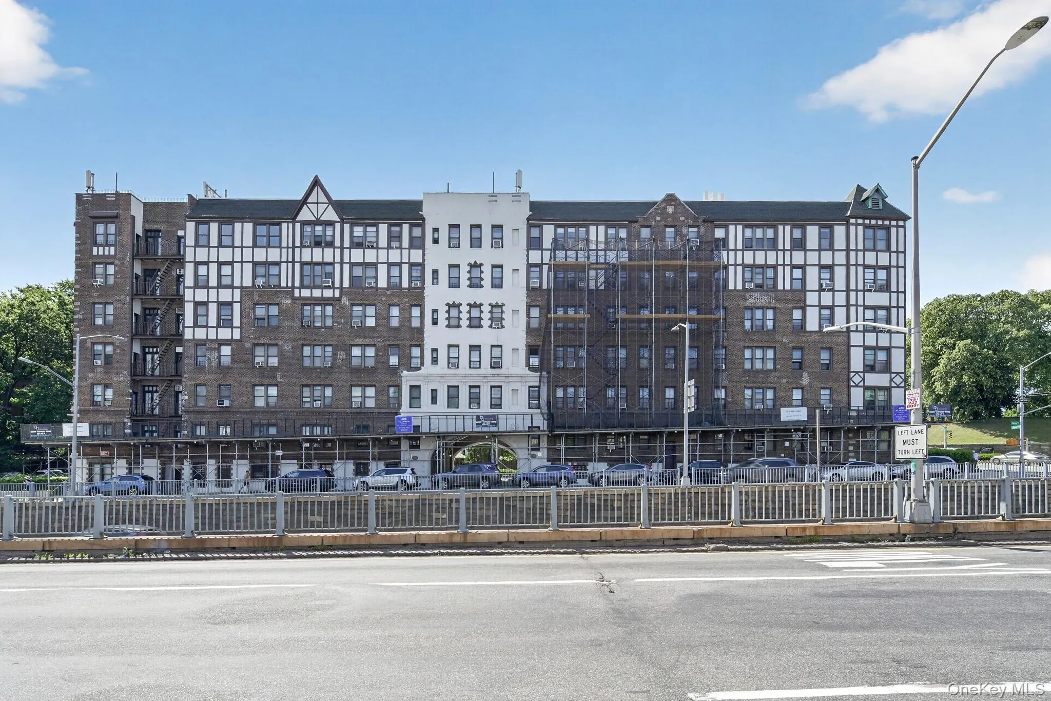 117-14 Union Turnpike, New York, NY, 1 Bedroom Bedrooms, 4 Rooms Rooms,1 BathroomBathrooms,Residential,For Rent,Union,0,1014738 117-14 Union Turnpike, New York, NY, 1 Bedroom Bedrooms, 4 Rooms Rooms,1 BathroomBathrooms,Residential,For Rent,Union,0,1014738