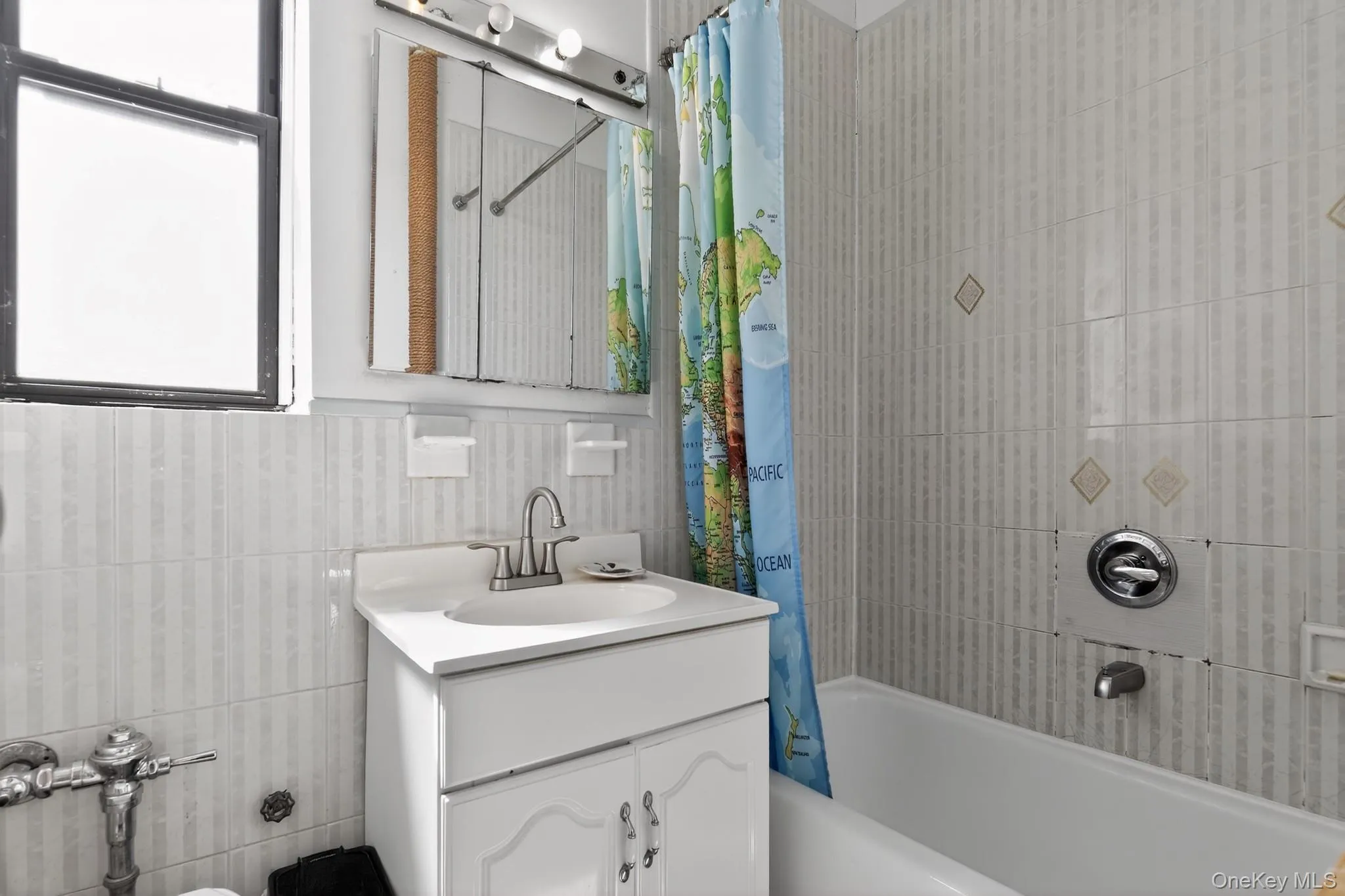 117-14 Union Turnpike, New York, NY, 1 Bedroom Bedrooms, 4 Rooms Rooms,1 BathroomBathrooms,Residential,For Rent,Union,0,1014738 117-14 Union Turnpike, New York, NY, 1 Bedroom Bedrooms, 4 Rooms Rooms,1 BathroomBathrooms,Residential,For Rent,Union,0,1014738
