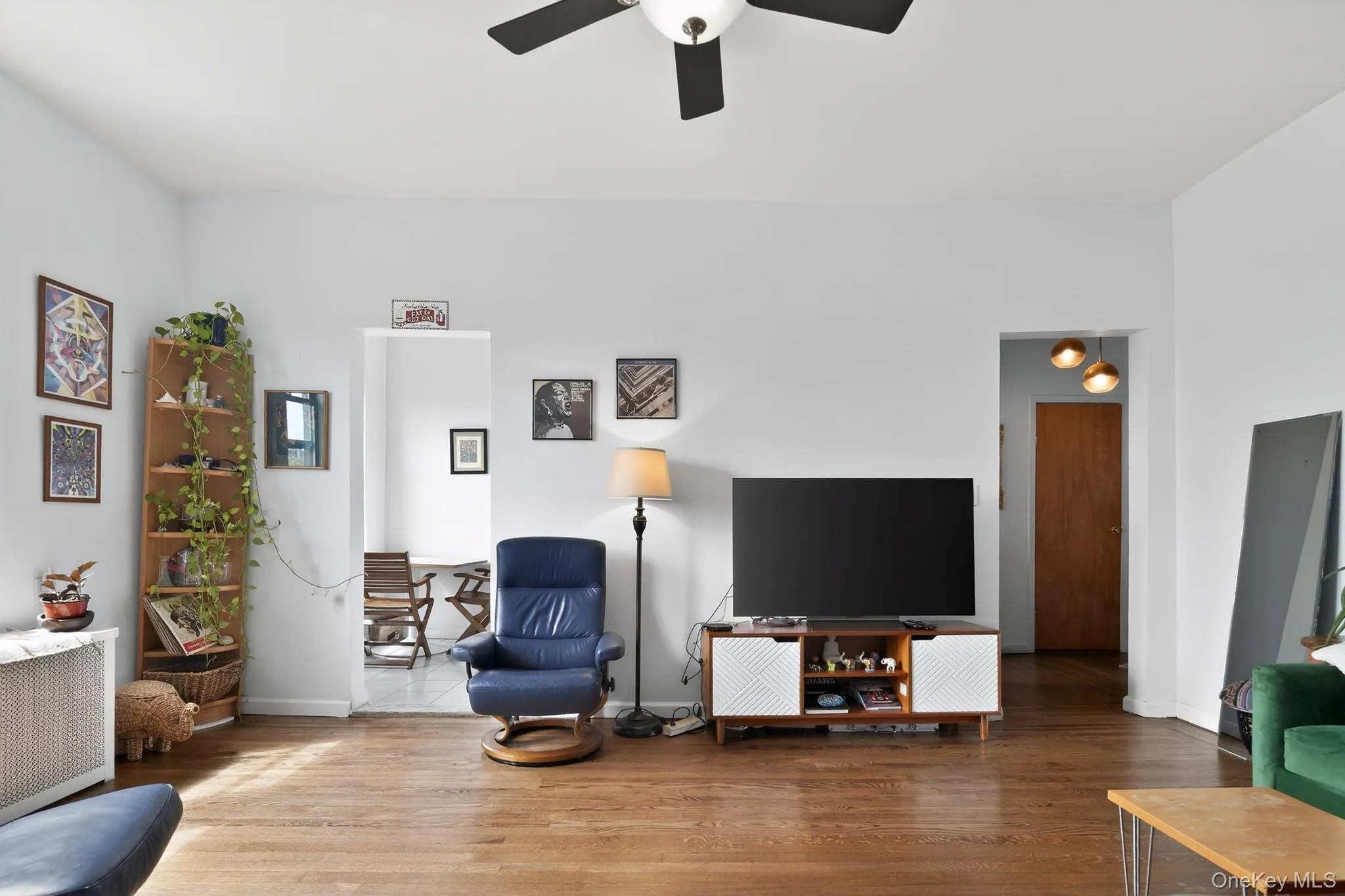117-14 Union Turnpike, New York, NY, 1 Bedroom Bedrooms, 4 Rooms Rooms,1 BathroomBathrooms,Residential,For Rent,Union,0,1014738 117-14 Union Turnpike, New York, NY, 1 Bedroom Bedrooms, 4 Rooms Rooms,1 BathroomBathrooms,Residential,For Rent,Union,0,1014738