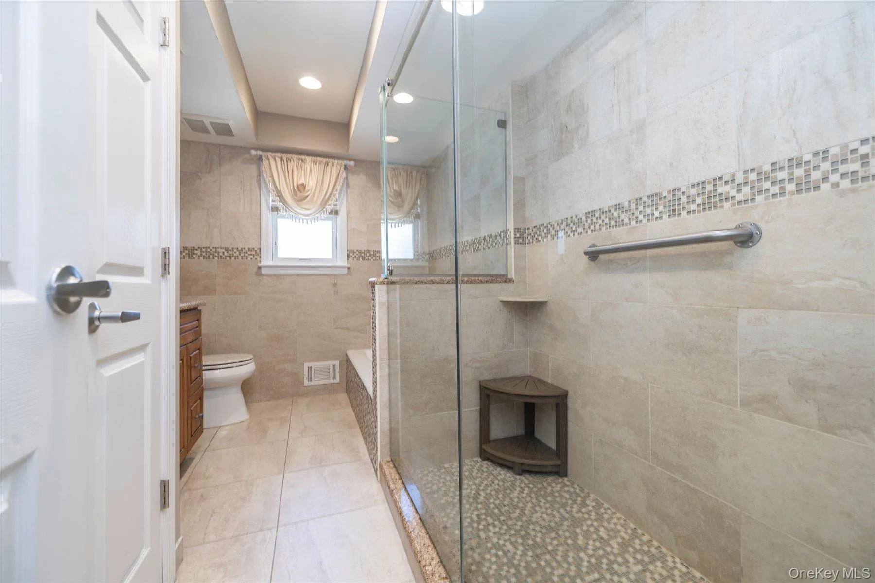 165 Elaine Drive, Hempstead, NY, 4 Bedrooms Bedrooms, 9 Rooms Rooms,2 BathroomsBathrooms,Residential,For Rent,Elaine,0,1014740 165 Elaine Drive, Hempstead, NY, 4 Bedrooms Bedrooms, 9 Rooms Rooms,2 BathroomsBathrooms,Residential,For Rent,Elaine,0,1014740