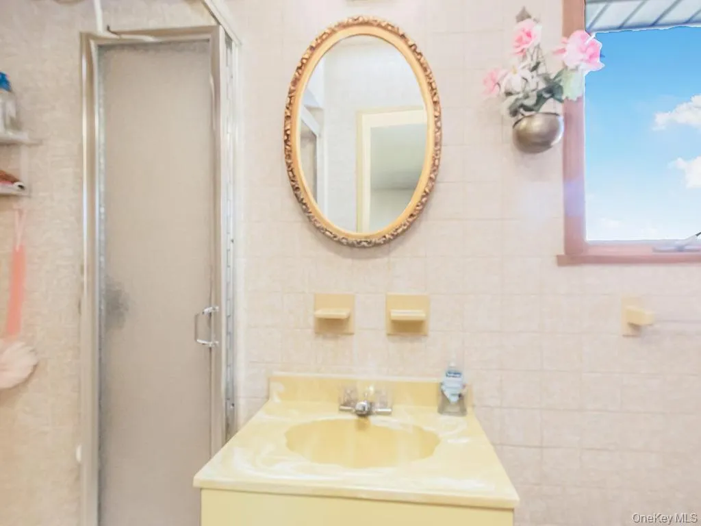 1109 AKA 1111 Nepperhan Avenue, Yonkers, NY, 3 Bedrooms Bedrooms, 6 Rooms Rooms,2 BathroomsBathrooms,Residential,For Rent,Nepperhan,0,1014742 1109 AKA 1111 Nepperhan Avenue, Yonkers, NY, 3 Bedrooms Bedrooms, 6 Rooms Rooms,2 BathroomsBathrooms,Residential,For Rent,Nepperhan,0,1014742