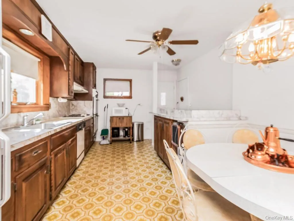 1109 AKA 1111 Nepperhan Avenue, Yonkers, NY, 3 Bedrooms Bedrooms, 6 Rooms Rooms,2 BathroomsBathrooms,Residential,For Rent,Nepperhan,0,1014742 1109 AKA 1111 Nepperhan Avenue, Yonkers, NY, 3 Bedrooms Bedrooms, 6 Rooms Rooms,2 BathroomsBathrooms,Residential,For Rent,Nepperhan,0,1014742