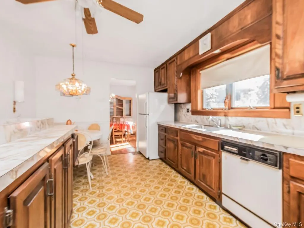 1109 AKA 1111 Nepperhan Avenue, Yonkers, NY, 3 Bedrooms Bedrooms, 6 Rooms Rooms,2 BathroomsBathrooms,Residential,For Rent,Nepperhan,0,1014742 1109 AKA 1111 Nepperhan Avenue, Yonkers, NY, 3 Bedrooms Bedrooms, 6 Rooms Rooms,2 BathroomsBathrooms,Residential,For Rent,Nepperhan,0,1014742