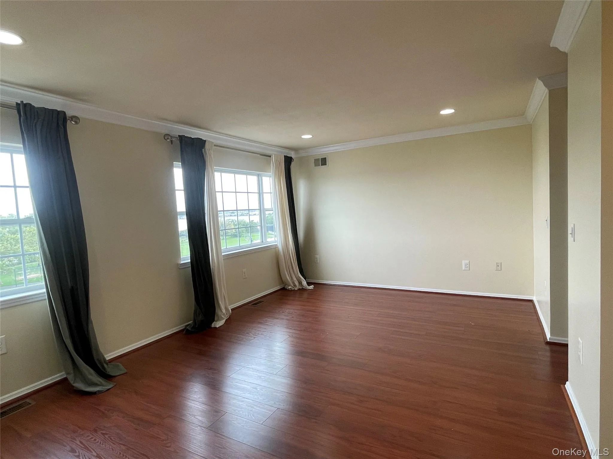 291 Surf Drive, New York, NY, 3 Bedrooms Bedrooms, 5 Rooms Rooms,2 BathroomsBathrooms,Residential,For Rent,Surf,0,1014745 291 Surf Drive, New York, NY, 3 Bedrooms Bedrooms, 5 Rooms Rooms,2 BathroomsBathrooms,Residential,For Rent,Surf,0,1014745