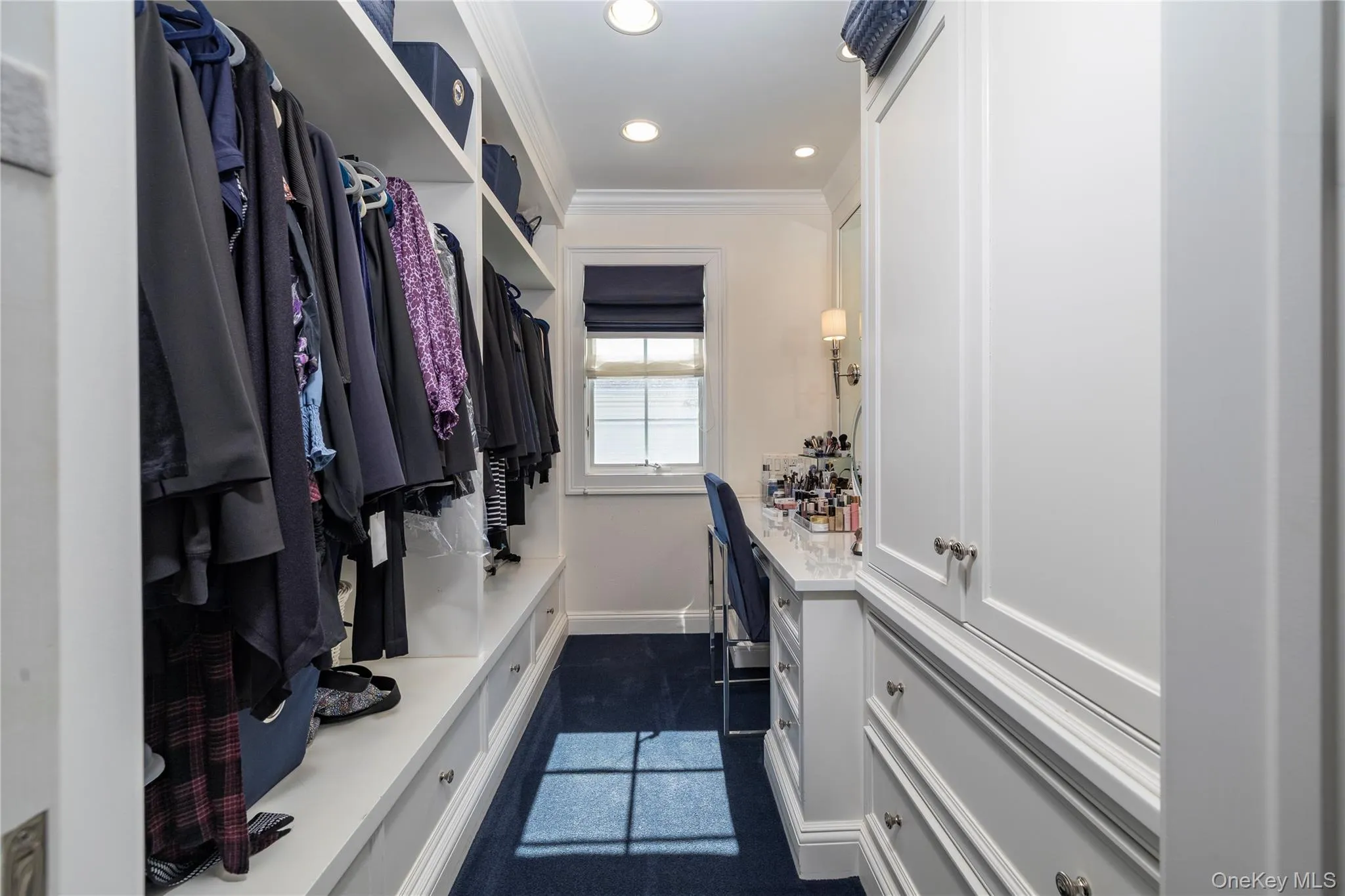 Dressing Area Dressing Area